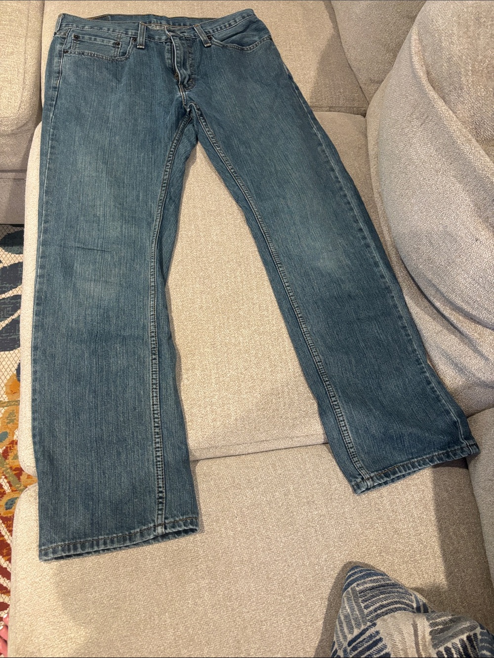 Men's Straight-Leg Levi Jeans in Classic Denim Blue
